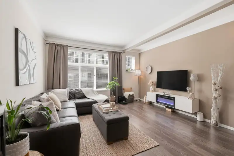56 5858 142 STREET - photo 4 of 34