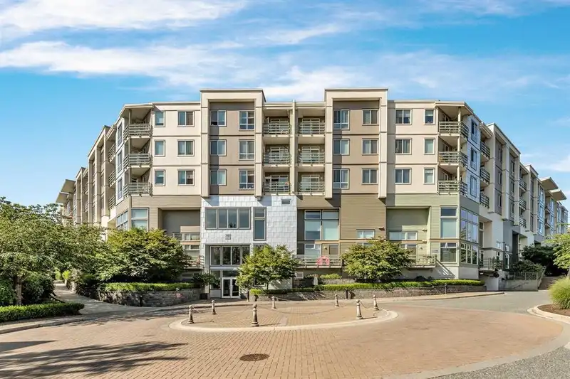404 15850 26 AVENUE - photo 1 of 40