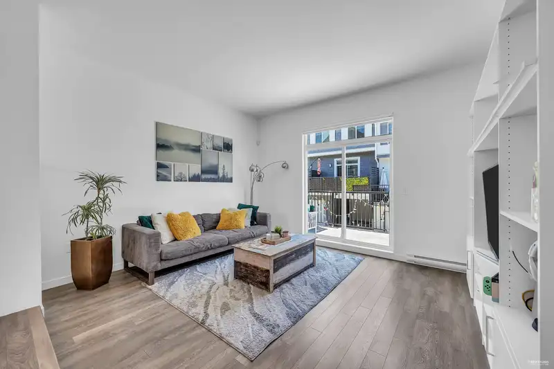 19 13629 81A AVENUE - photo 4 of 38
