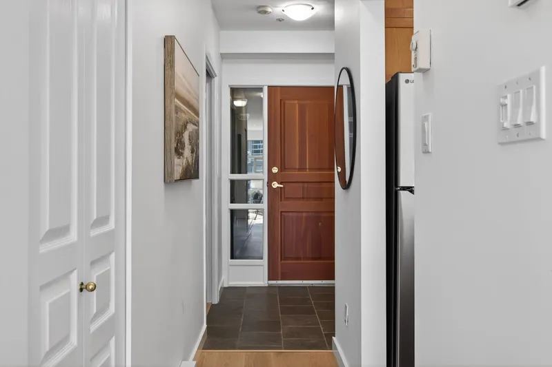 315 2020 E KENT AVENUE SOUTH - photo 4 of 25