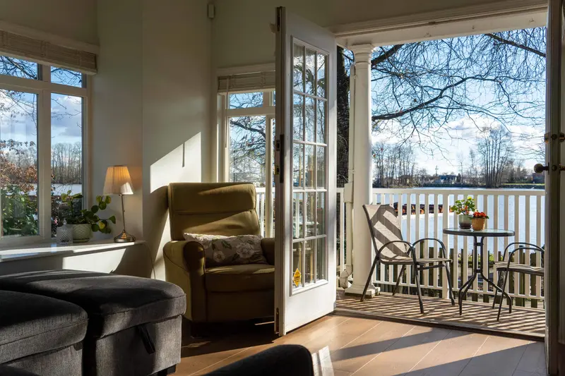 1 8581 JELLICOE STREET - photo 2 of 25