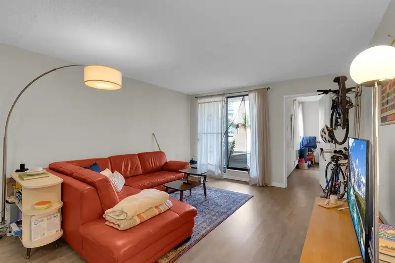 105 975 E BROADWAY - photo 1 of 32