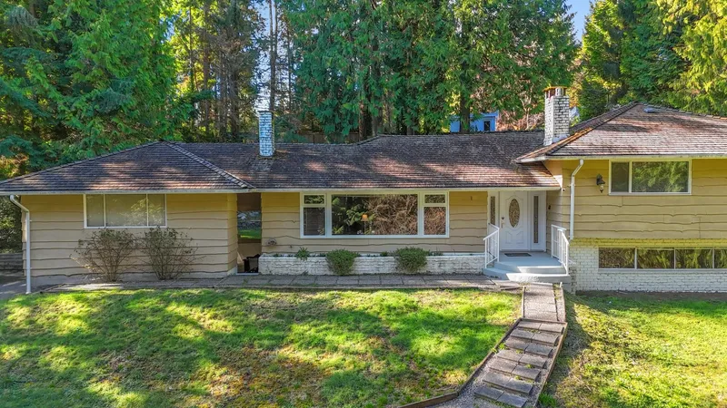 315 STEVENS DRIVE - photo 2 of 25