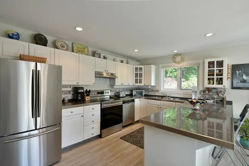 4906 SINCLAIR BAY ROAD - photo 4 of 36