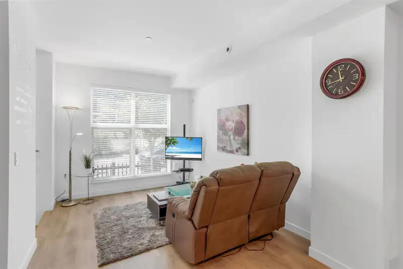 2820 HOPE STREET - photo 4 of 21