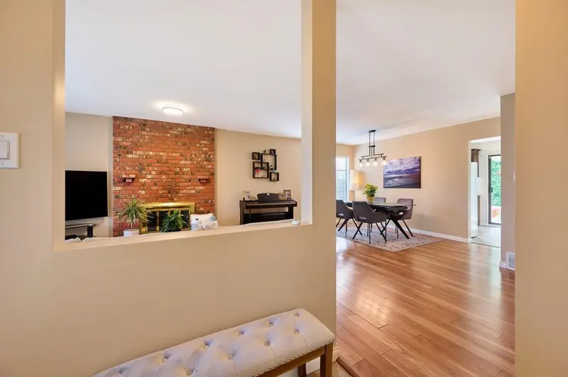 20398 DALE DRIVE - photo 4 of 25