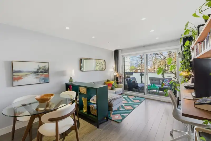 205 1864 FRANCES STREET - photo 1 of 26