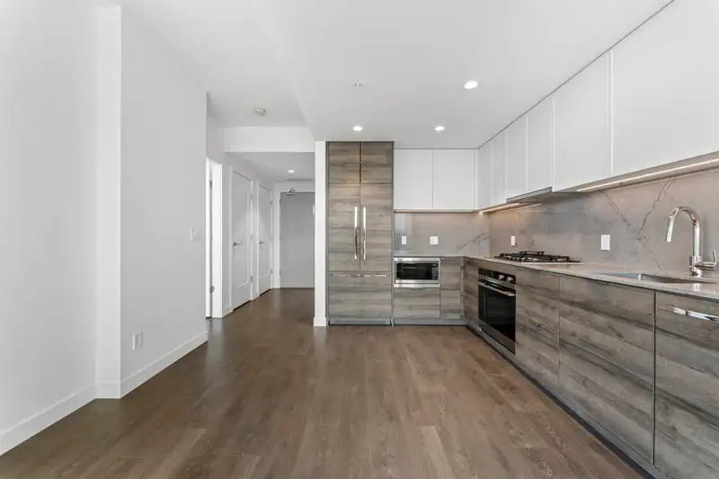 1203 1045 AUSTIN AVENUE - photo 4 of 31