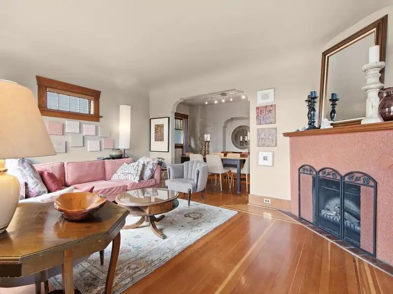 1523 SEVENTH AVENUE - photo 3 of 32