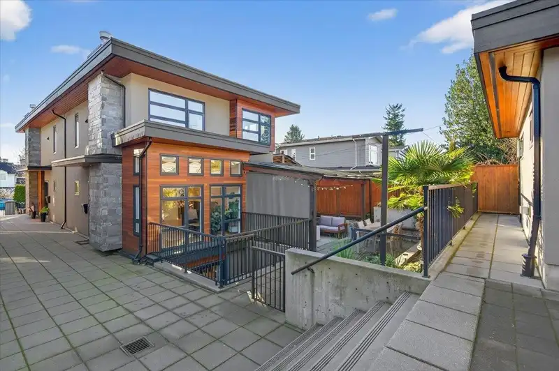 2 252 E 19TH STREET - photo 2 of 32