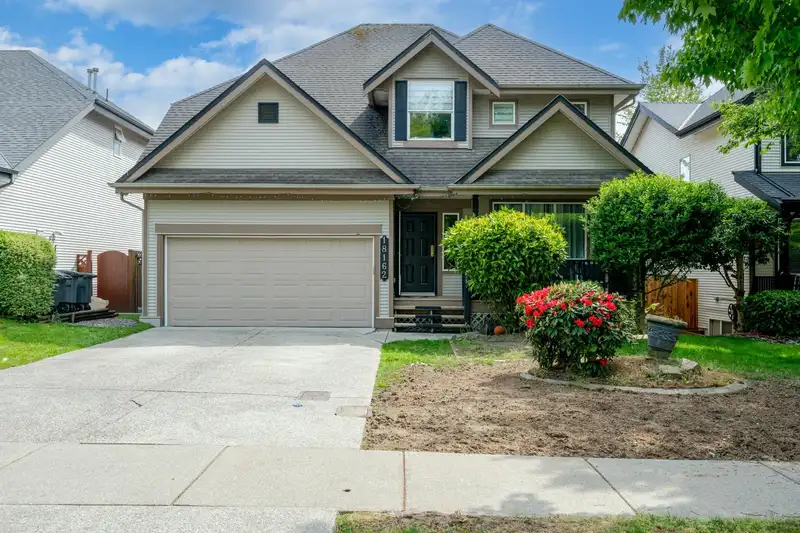 18162 69 AVENUE - photo 1 of 40
