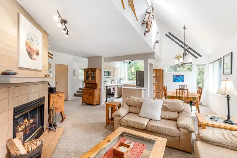 30 2544 SNOWRIDGE CIRCLE - photo 4 of 36