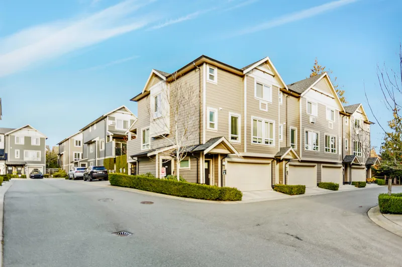 44 19913 70 AVENUE - photo 3 of 25