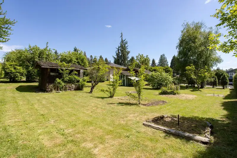 2349 LOBB AVENUE - photo 3 of 20