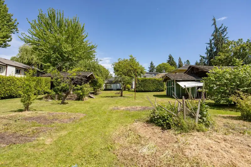 2349 LOBB AVENUE - photo 4 of 20