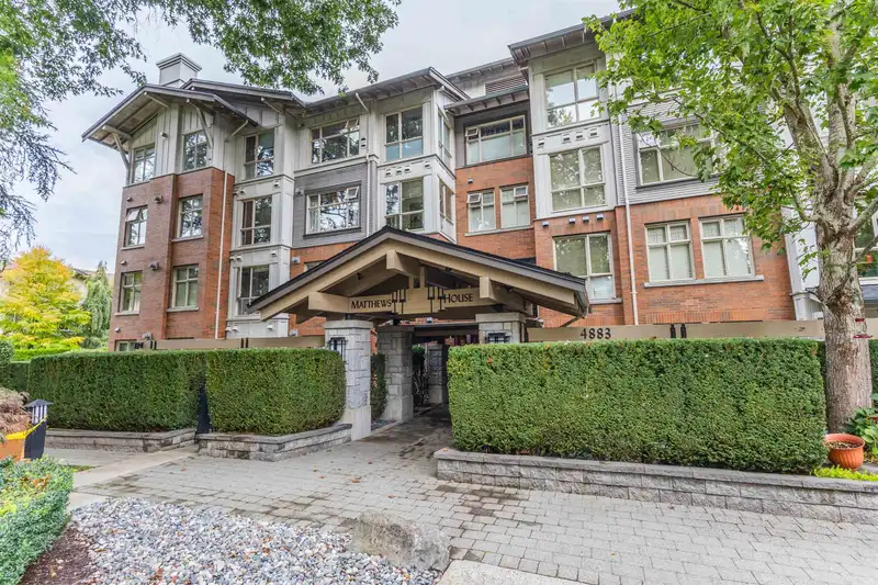 104 4883 MACLURE MEWS - photo 1 of 24