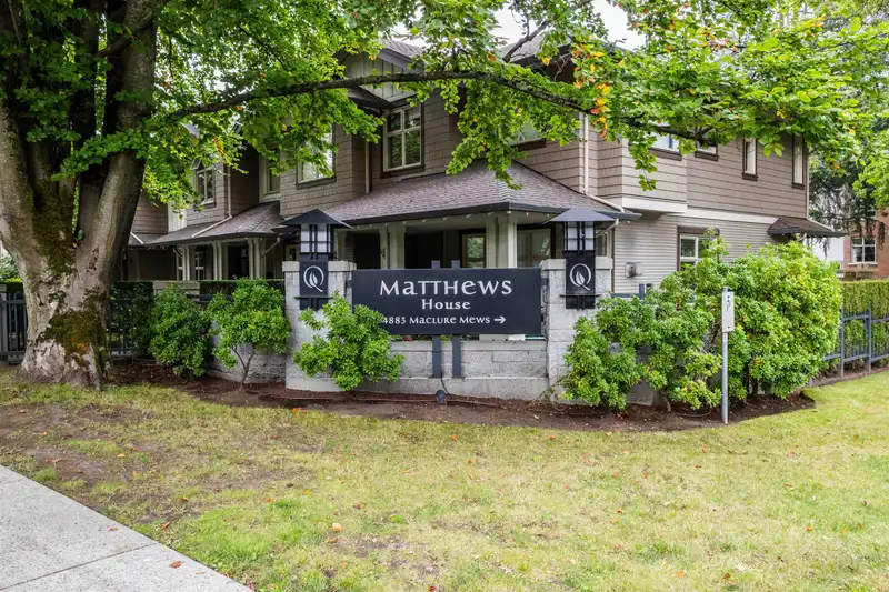 104 4883 MACLURE MEWS - photo 2 of 24