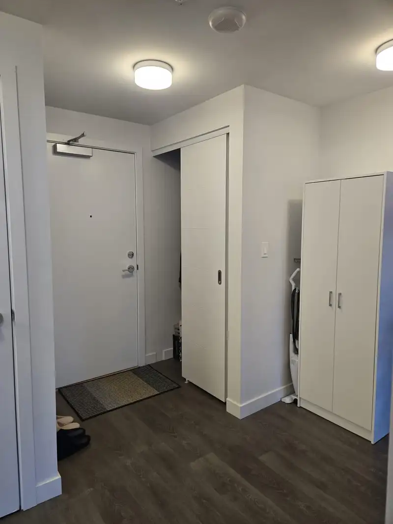1010 5599 COONEY ROAD - photo 2 of 11