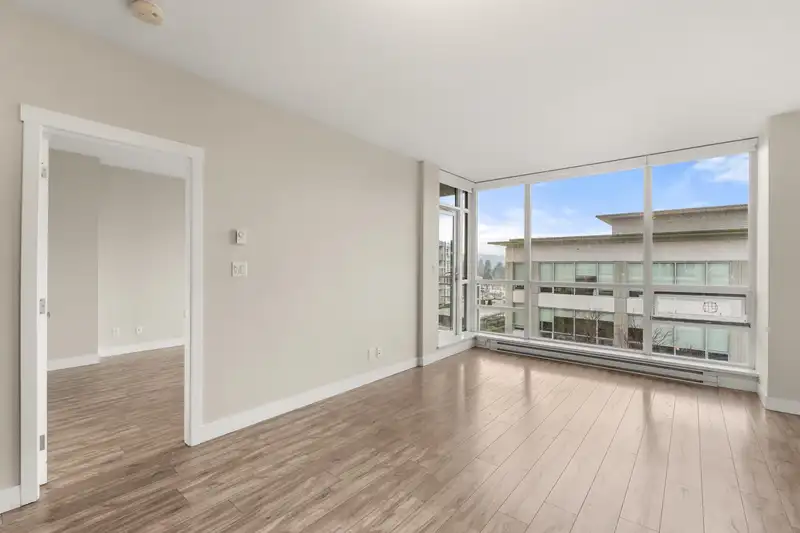 802 2968 GLEN DRIVE - photo 4 of 25