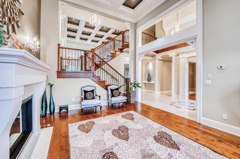 4180 GRANVILLE AVENUE - photo 3 of 24