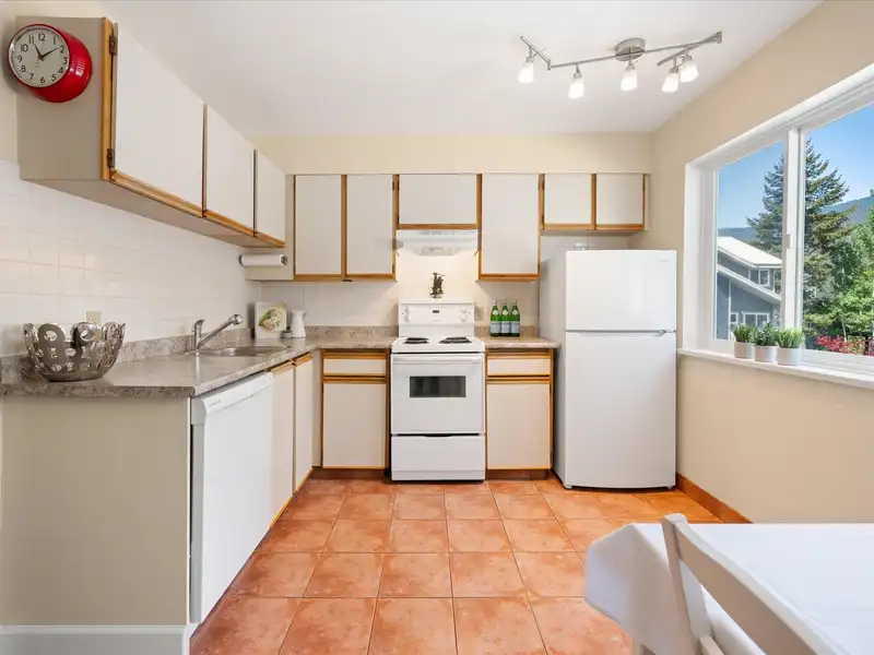 26 2211 MARMOT PLACE - photo 4 of 27