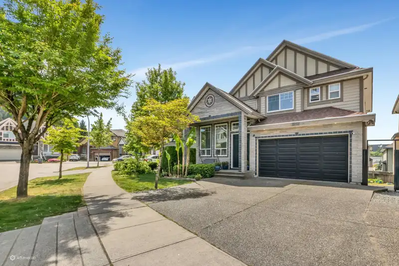 6277 146A STREET - photo 2 of 40