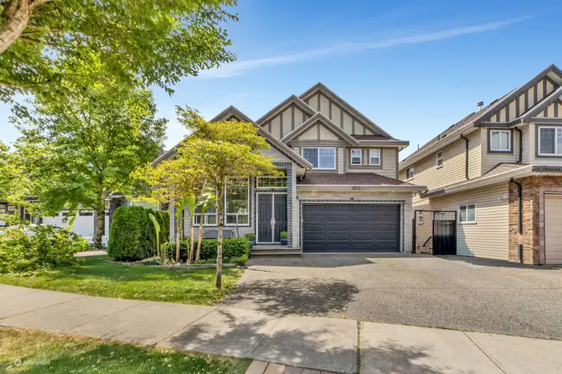 6277 146A STREET - photo 3 of 40