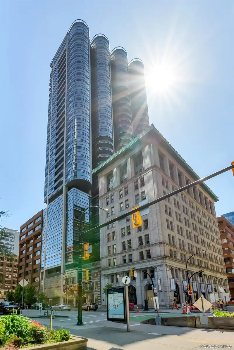 1406 838 W HASTINGS STREET - photo 3 of 18