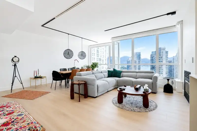 1909 1239 W GEORGIA STREET - photo 1 of 30