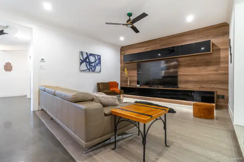 8440 122A STREET - photo 3 of 40