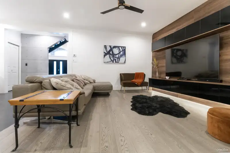 8440 122A STREET - photo 4 of 40