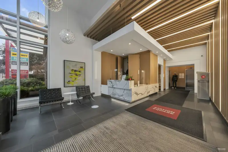 1703 4688 KINGSWAY - photo 2 of 30