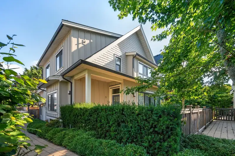 9 5071 STEVESTON HIGHWAY - photo 1 of 26