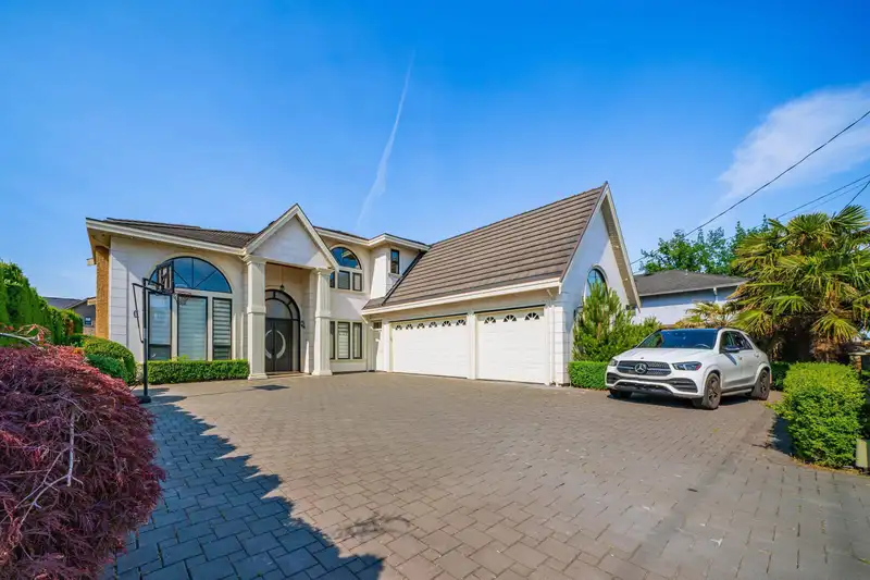4651 STEVESTON HIGHWAY - photo 1 of 22