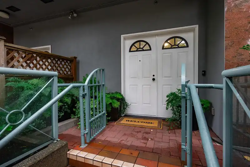 898 HAMILTON STREET - photo 2 of 40