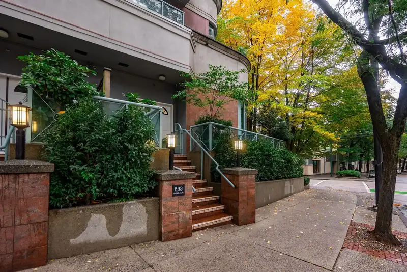 898 HAMILTON STREET - photo 3 of 40