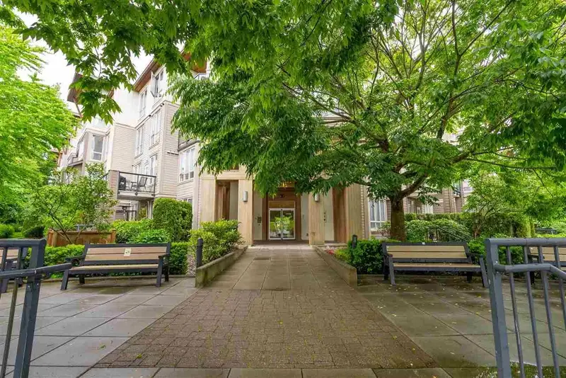 319 15988 26 AVENUE - photo 1 of 23