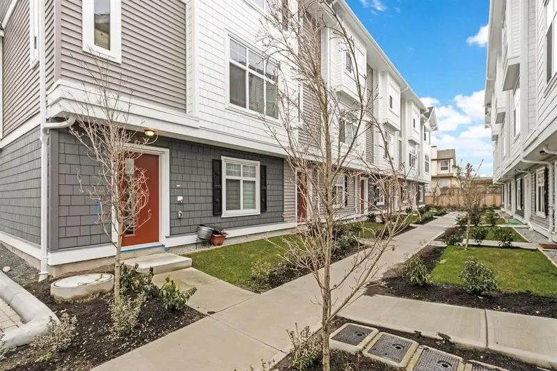 11 2033 MCKENZIE ROAD - photo 2 of 25