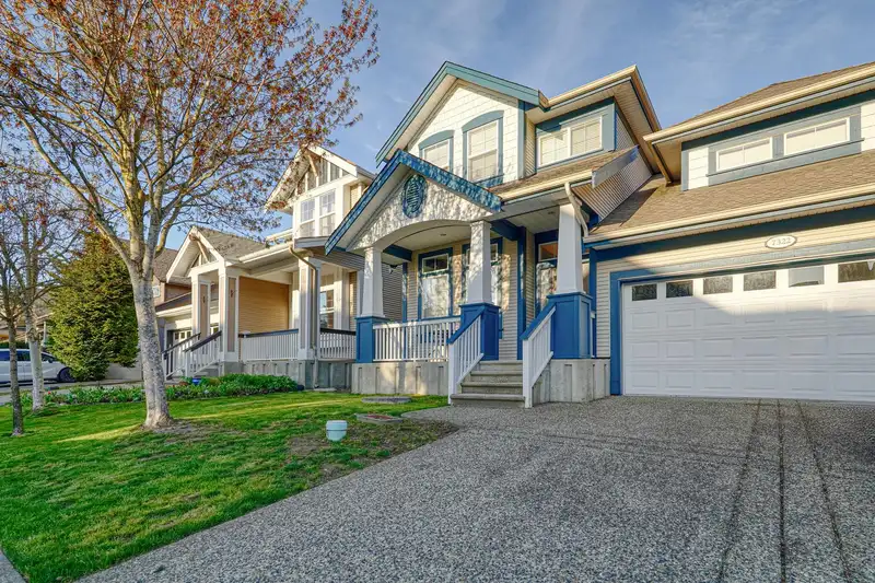 7322 200A STREET - photo 2 of 38