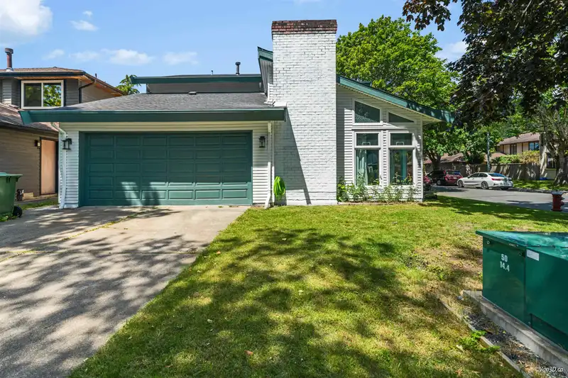 10199 LAWSON DRIVE - photo 2 of 40