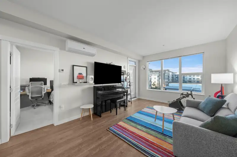 413 9399 ALEXANDRA ROAD - photo 3 of 25