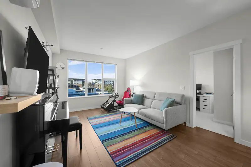 413 9399 ALEXANDRA ROAD - photo 4 of 25