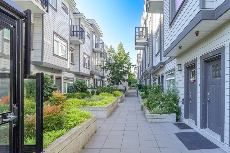 38 7247 140 STREET - photo 3 of 24