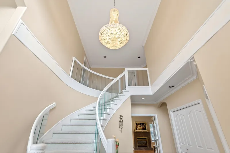 8260 CLAYSMITH ROAD - photo 4 of 25