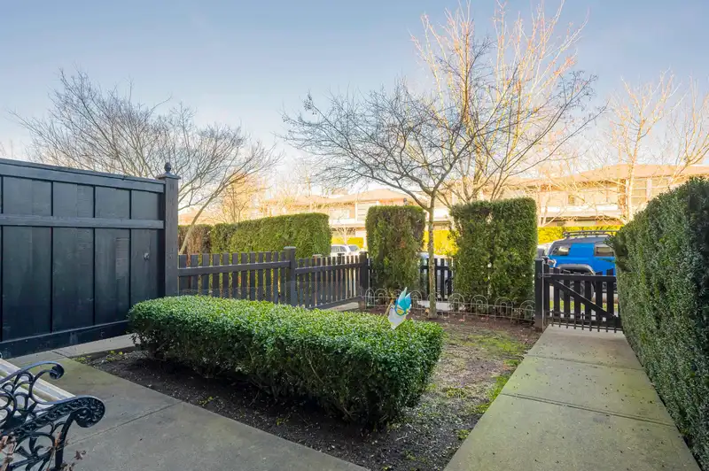 192 2450 161A STREET - photo 4 of 39