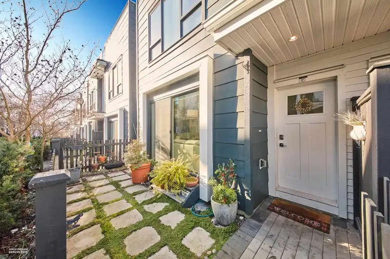 161 2280 163 STREET - photo 4 of 33