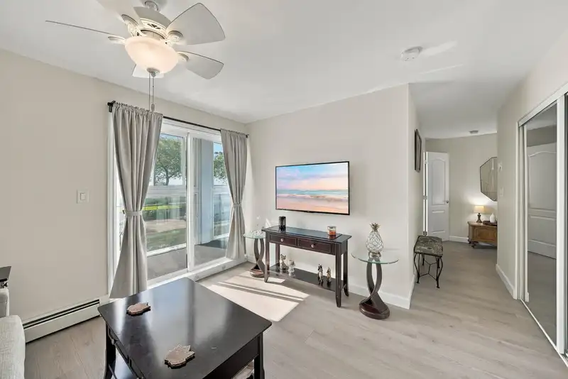 106 14881 MARINE DRIVE - photo 4 of 23