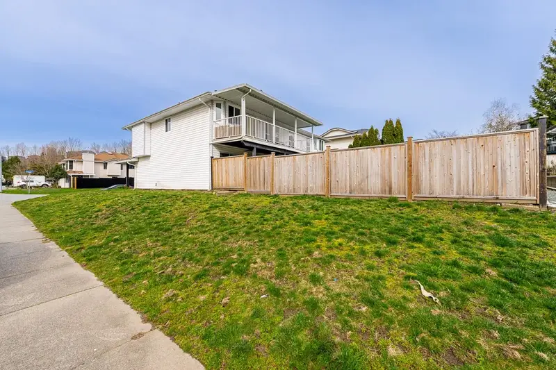 31000 SIDONI AVENUE - photo 2 of 25