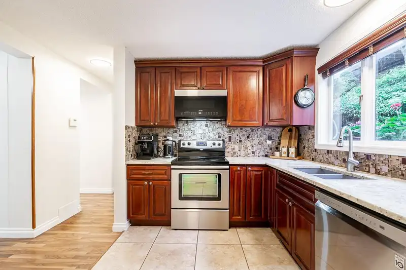 2995 CORONA DRIVE - photo 2 of 24