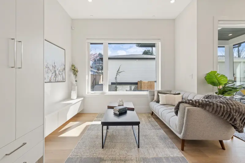 2138 VENABLES STREET - photo 4 of 25